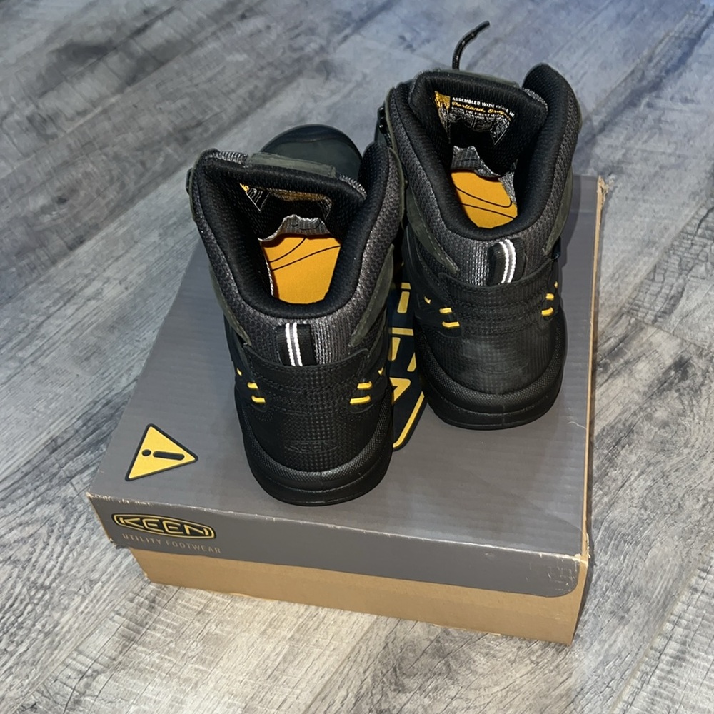 NWT KEEN DOVER BOOTS - Picture 4 of 7